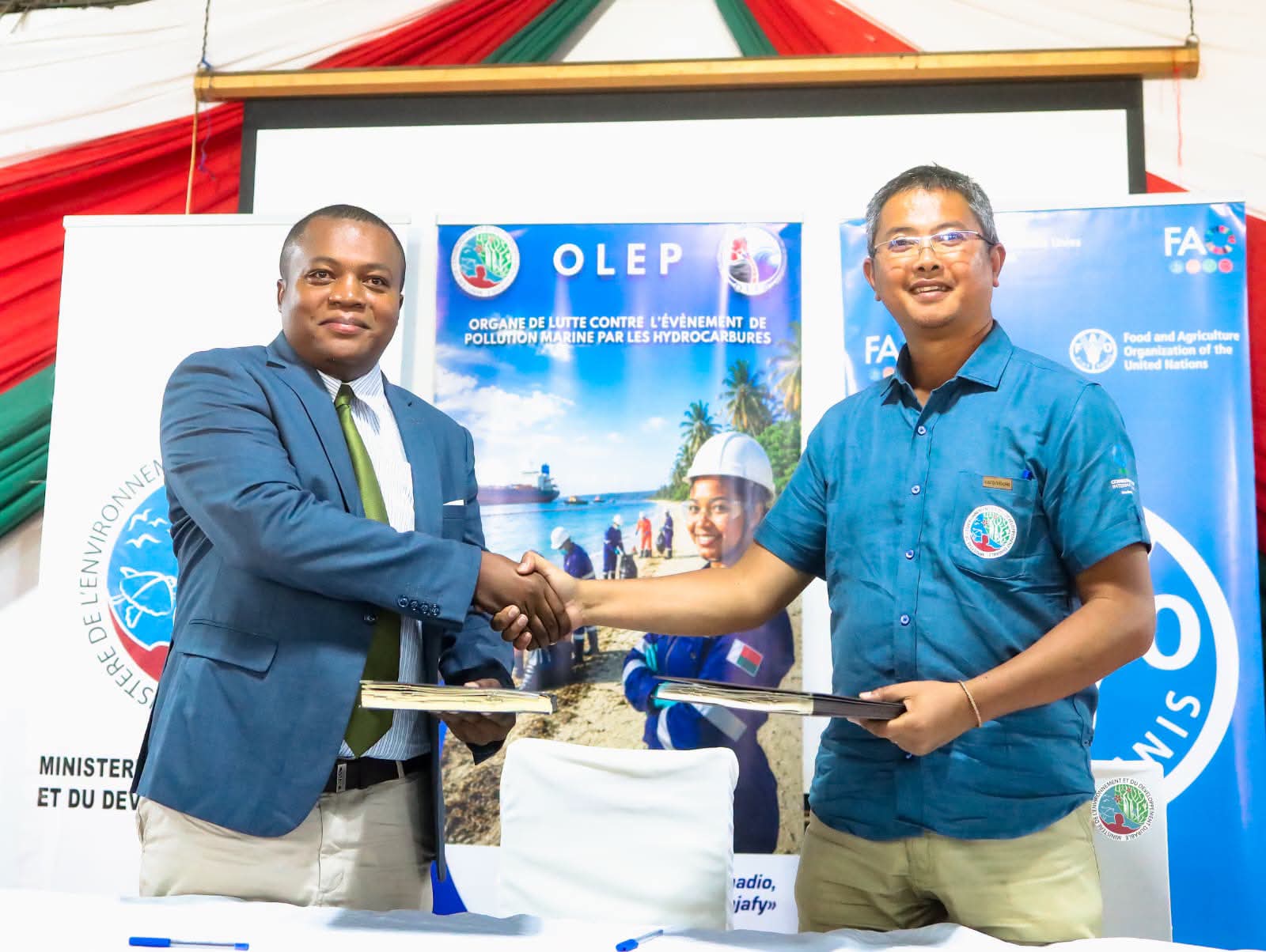 Signature de la Convention de Partenariat entre le MEDD et l'ONG FANAMBY MAITSO pour le lancement du modèle Green Action School (GAS)